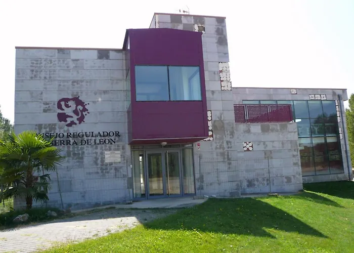 Valencia De Don Juan Apartman